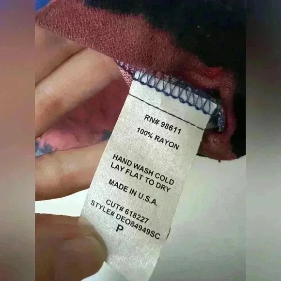 Eight Sixty Women’s Red Blue Gradient Crop Coastal Coachella Summer Top Small - Picture 9 of 9